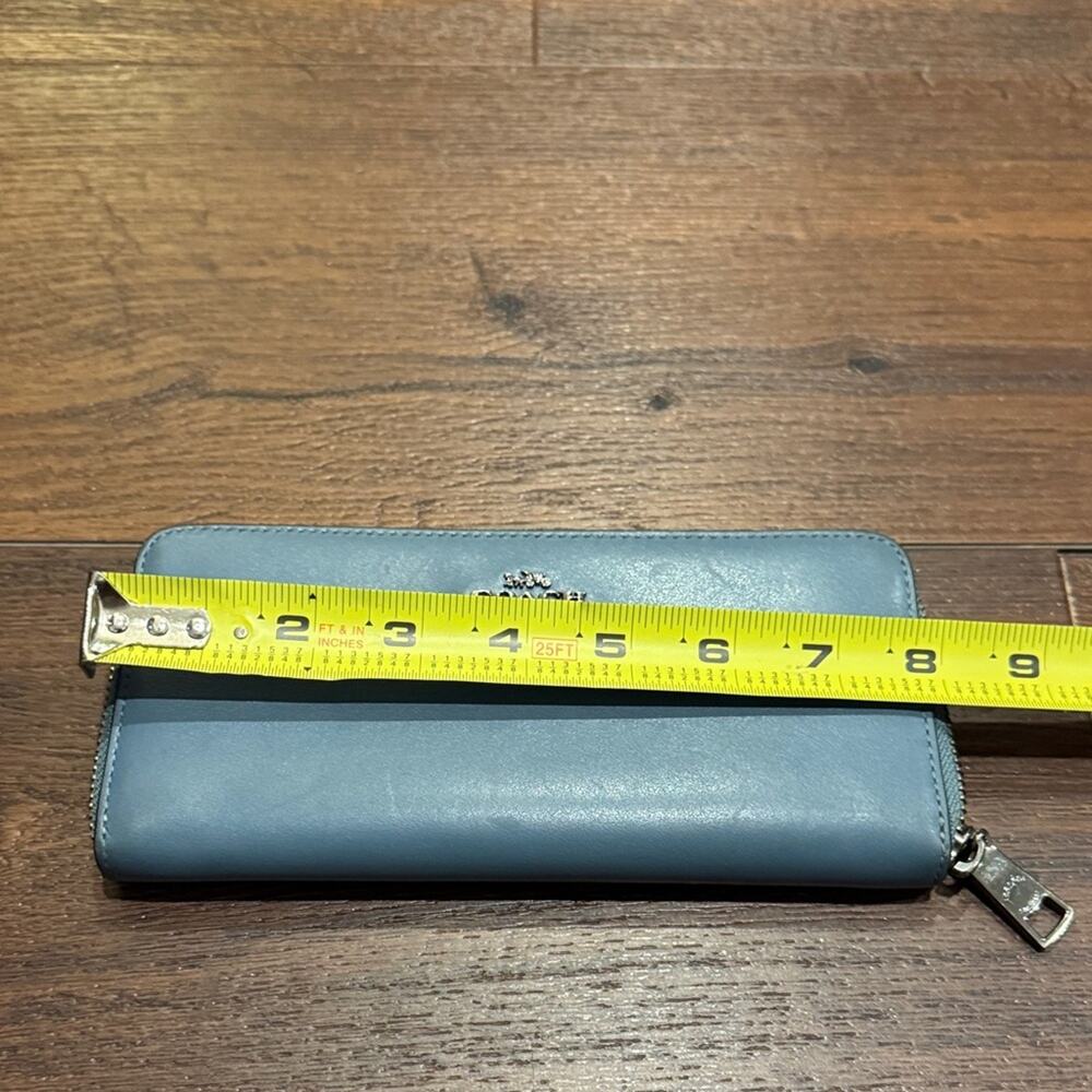 Coach Pre Owned Blue Leather Zip Wallet with Silver Logo few hairline marks. - Picture 10 of 12